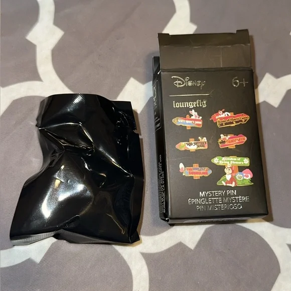 Disney Loungefly Mystery Pin & Primark Bag Bundle - Picture 3 of 10
